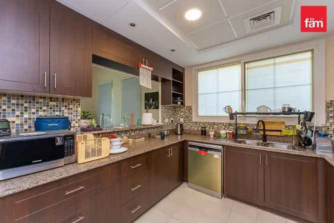 4 Bed Villa For Sale in Rahat