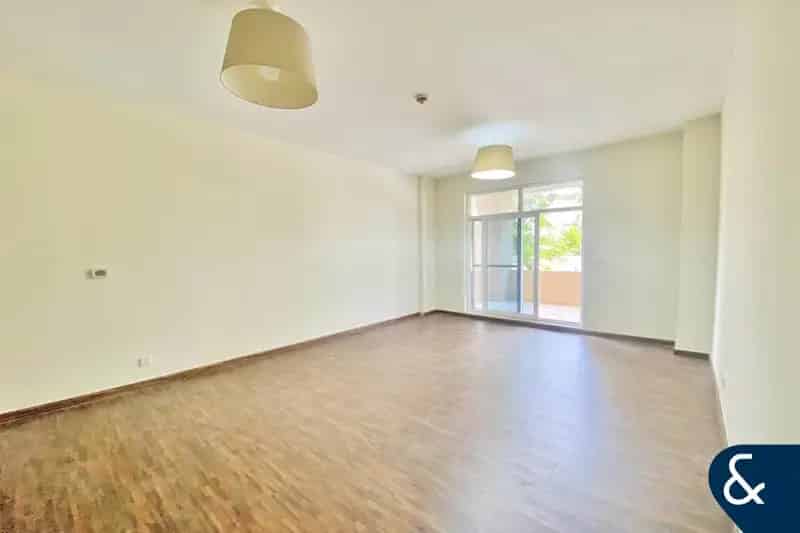 2 Bedroom Apartment for Sale in Barton House 2, Barton House, Motor City.