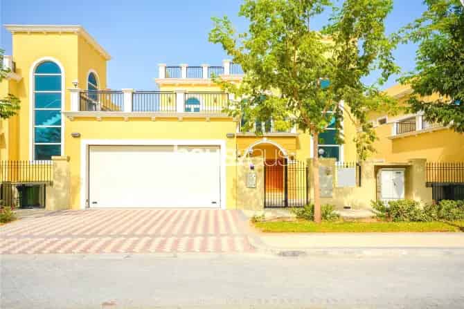 4 Bed Villa For Sale in JVT District 9