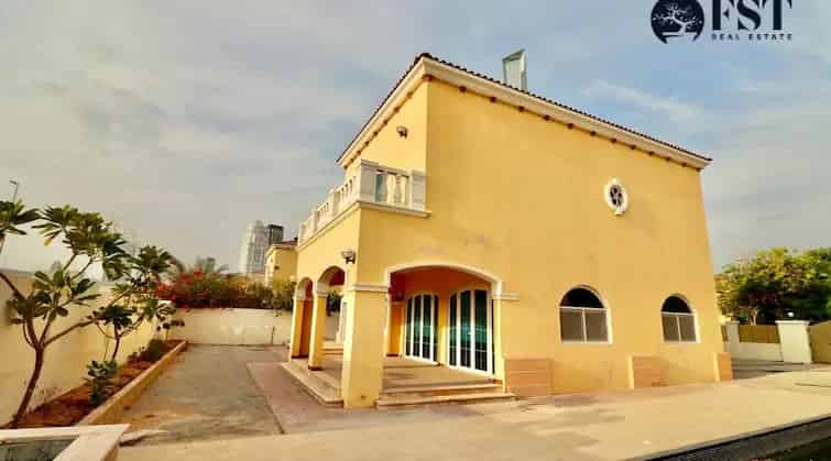 Buy 5 Bedroom Villa for Sale in Legacy Jumeirah Park Dubai with Garden