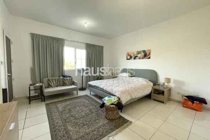 3 Bed Townhouse For Sale in Springs 11