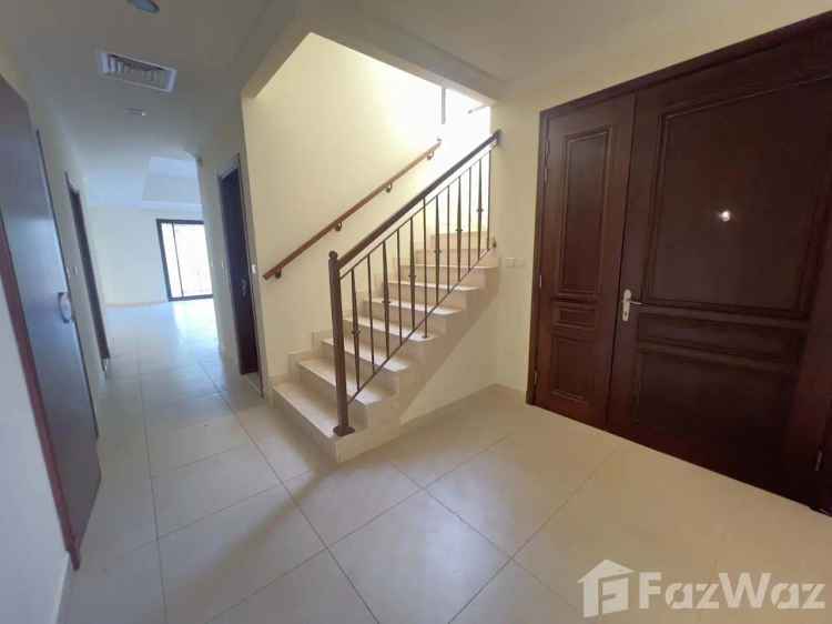 Rent 5 Bedroom Villa in Arabian Ranches 2 with Spacious Elegance