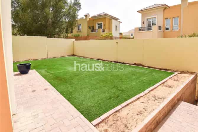 2 Bed Villa To Rent in Al Reem 1