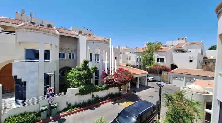 6+ Bedroom 7500 Sq.Ft. Villa for Rent in Al Karamah, Abu Dhabi