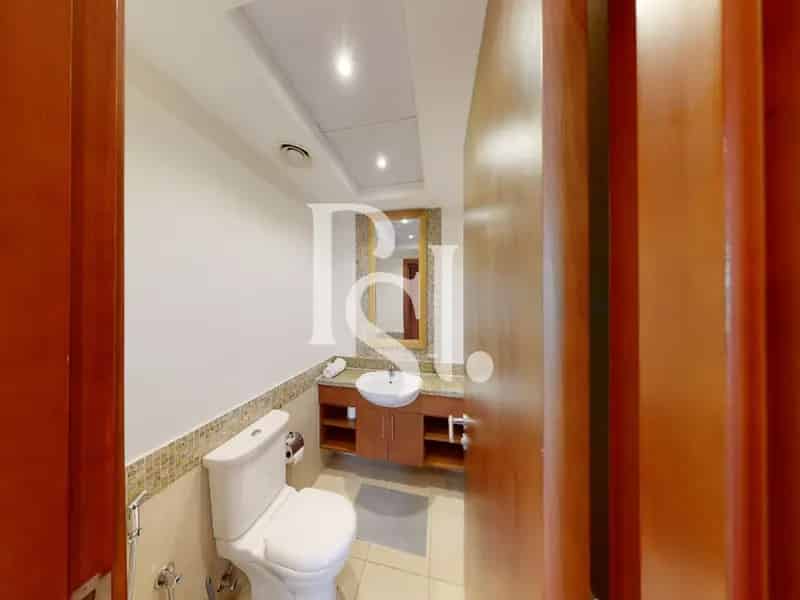 Rent 1 Bedroom Apartment in Fairways The Greens Dubai with Modern Finishing