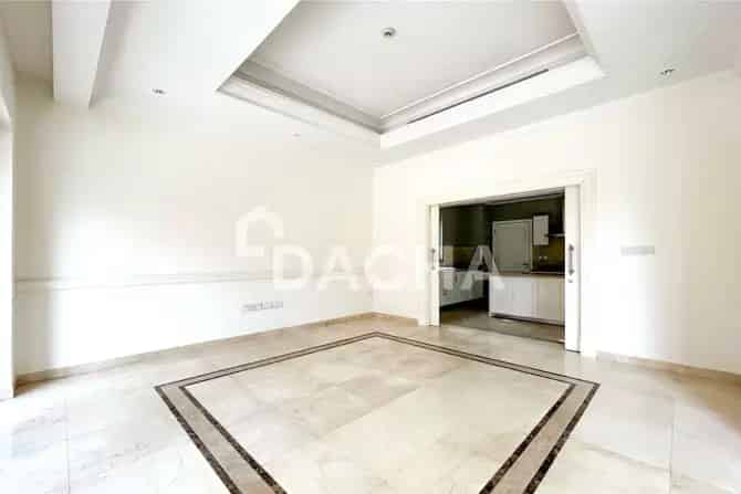4 Bed Villa To Rent in District One