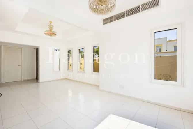 3 Bed Villa To Rent in Springs 12