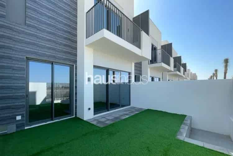 3 Bedroom Townhouse To Rent