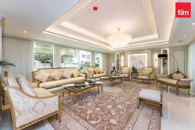 5 Bed Villa For Sale in JVT District 4