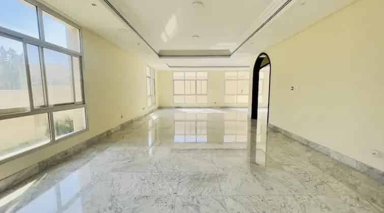 Rent 4 Bedroom Villa in Jumeirah 1 Dubai with Luxury Features