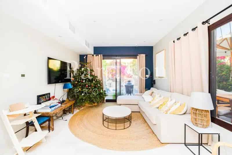 Spacious Home Upgraded Private Pool
