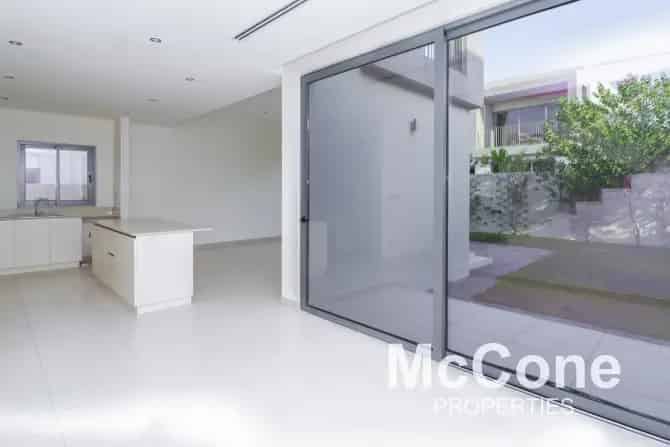 4 Bed Villa To Rent in Sidra 1