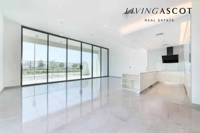 4 Bed Villa To Rent in District One