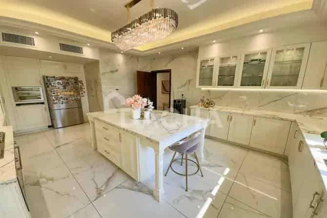 4 Bed Villa For Sale in JVC District 14