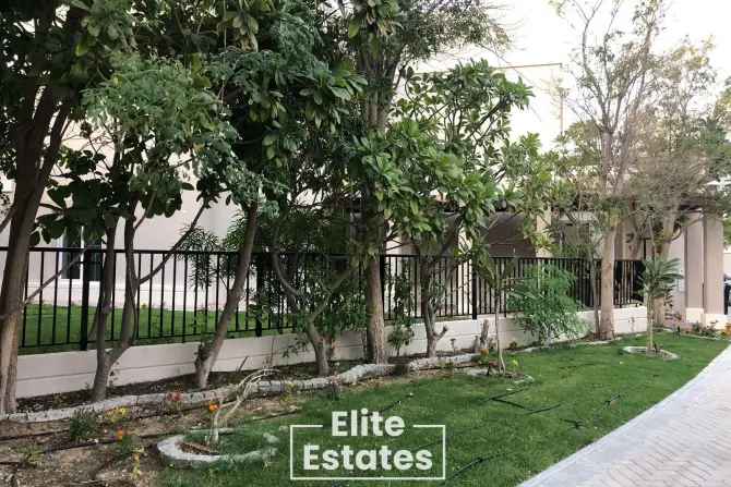 5 Bed Villa To Rent in Cedre Villas