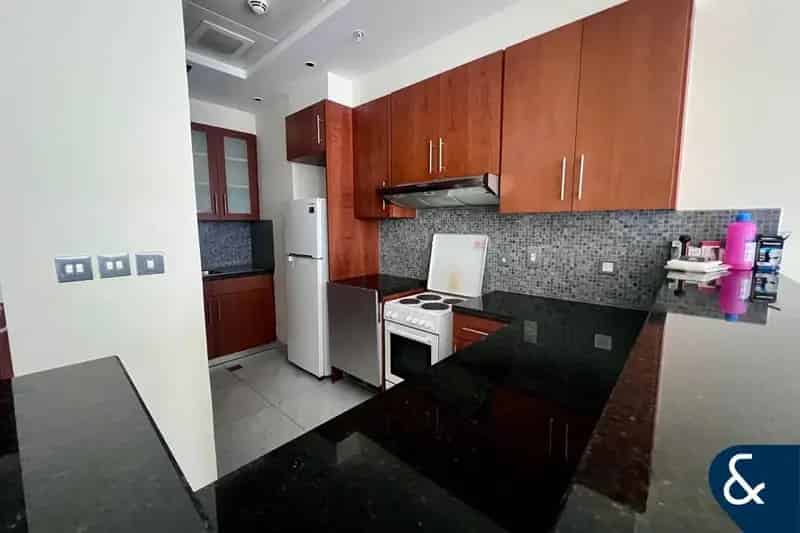 1 Bedroom Apartment for Sale in Central Park Tower, DIFC.