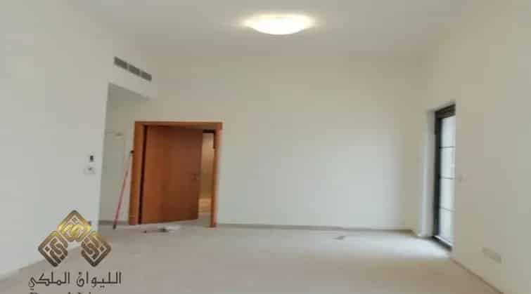 Buy 4 Bedroom Villa in Nad Al Sheba 3 with Luxury Amenities