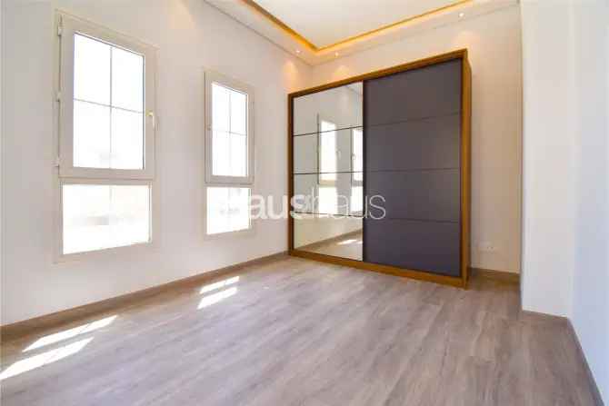 2 Bed Townhouse For Sale in Springs 7