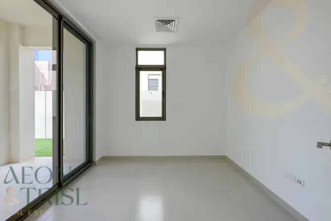 3 Bed Townhouse For Sale in Mira Oasis 1
