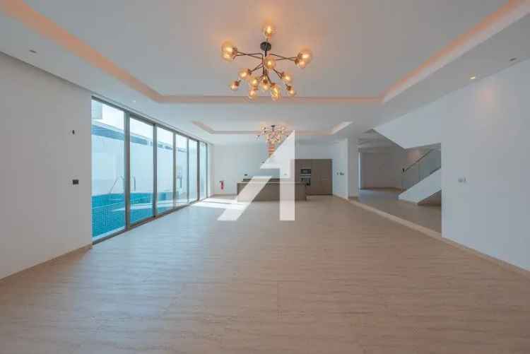 Buy Luxurious Villa with Private Pool Rooftop Terrace in Jumeirah 1