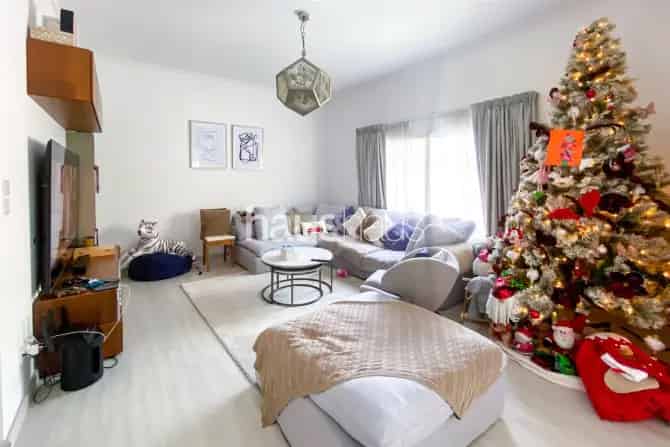 4 Bed Villa To Rent in Meadows 1