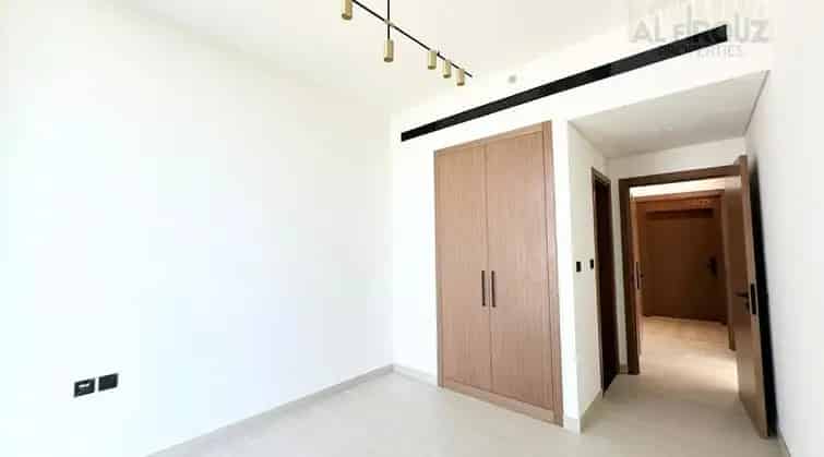 Rent 1 Bedroom Apartment in Jumeirah Village Circle with Balcony and Gym