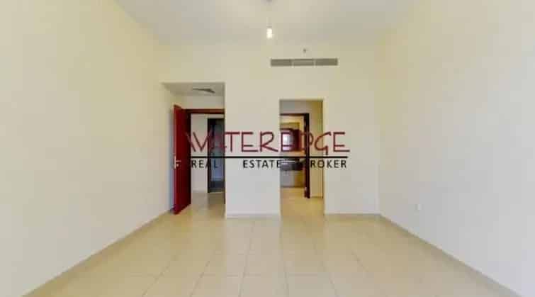 Rent 2 Bedroom Apartment in Jumeirah Beach Residence Dubai with Amenities