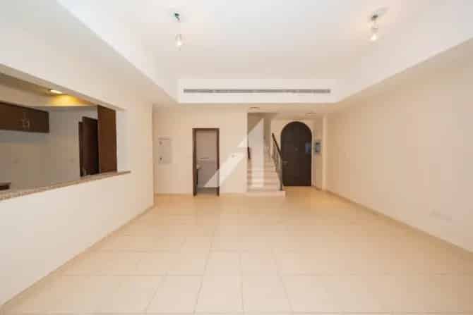 3 Bed Villa For Sale in Mira 5