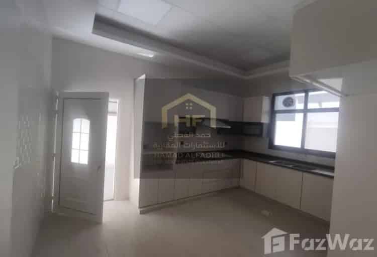 Buy Villa in Al Yasmeen 1 with Modern Design and 5 Bedrooms