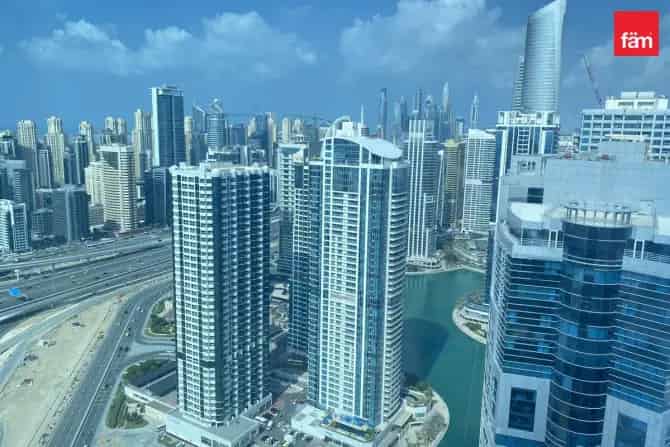 1 Bed Apartment For Sale in Lake Point Tower
