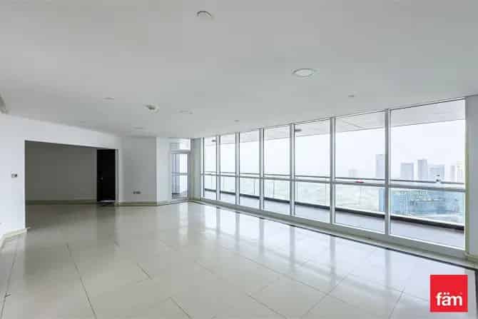 3 Bed Apartment For Sale in 23 Marina