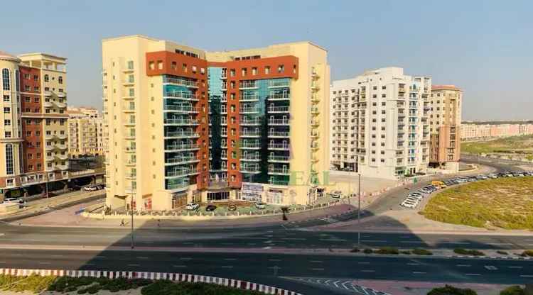 Rent 1 Bedroom Apartment with Balcony in Central Business District Dubai