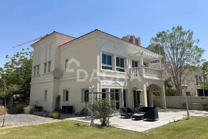 2 Bed Villa To Rent in JVT District 5
