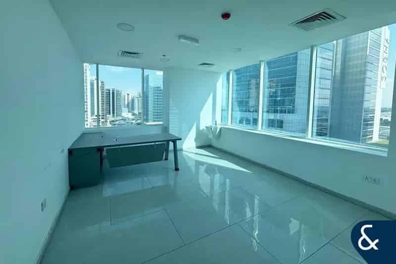 1687 Sq Ft Office Space for Rent in Capital Golden Tower, Capital Golden Tower, Business Bay.