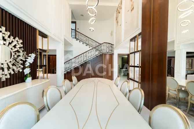 4 Bed Villa For Sale in Jumeirah Islands