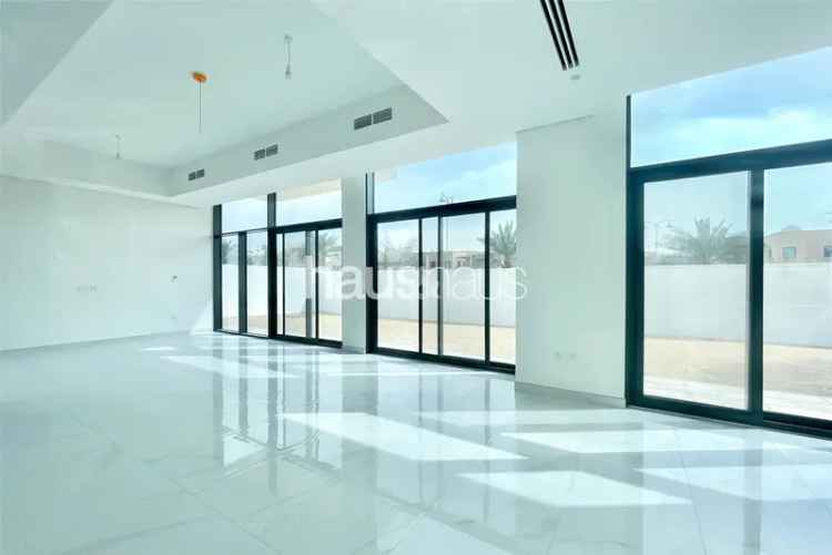 4 Bedroom Villa To Rent