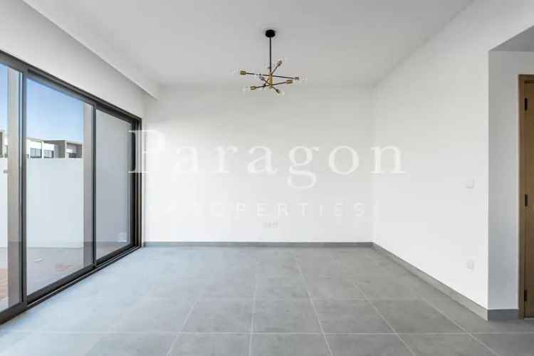 Corner Unit Brand New Close To Park