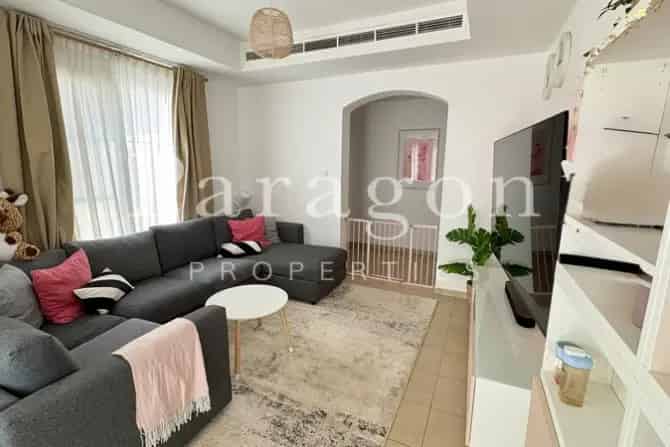2 Bed Townhouse To Rent in Al Reem 1