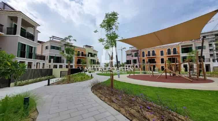 Buy townhouse in Jumeirah Beach Residence with private beach access