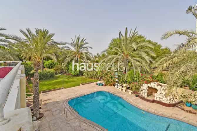 4 Bed Villa To Rent in Meadows 9