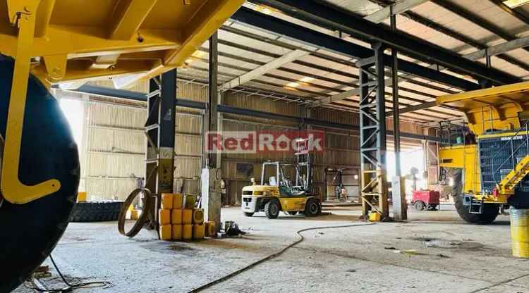 70000 Sq.Ft. Warehouse  for Rent in Al Quoz Industrial Area, Al Quoz, Dubai