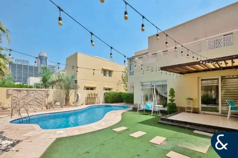 5 Bedroom Villa for Sale in Meadows 2, Meadows 2, Meadows.