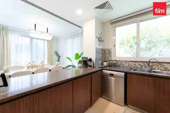 4 Bed Villa For Sale in Arabella 3