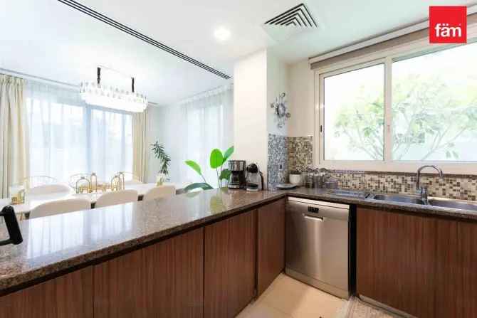 4 Bed Villa For Sale in Arabella 3