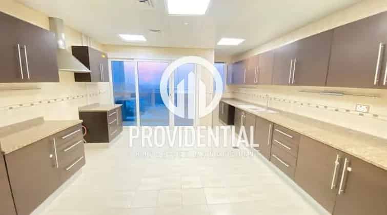 Rent 4 Bedroom Apartment with Modern Amenities in Khalidiyah, Abu Dhabi