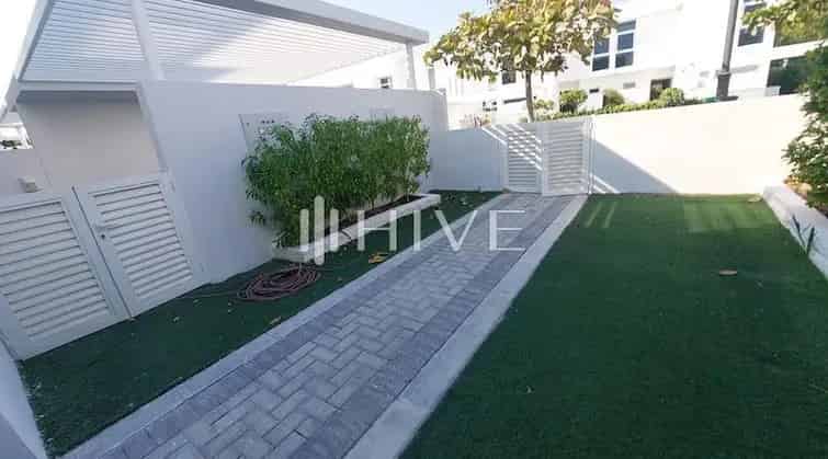 Rent 3 Bedroom Townhouse in Arabella Townhouses Dubai with Garden