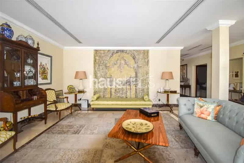 5 Bedroom Villa For Sale