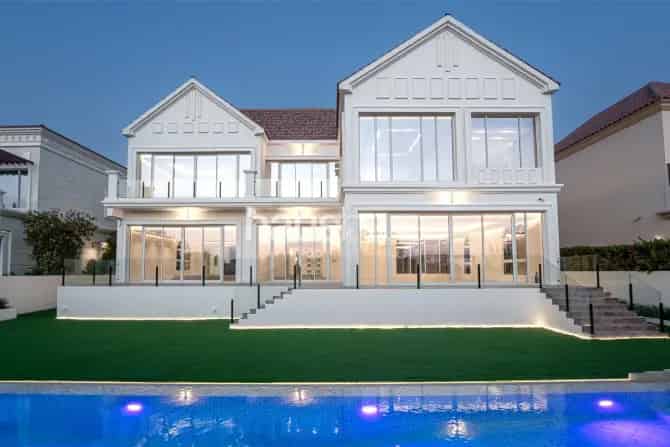6 Bed Villa To Rent in Wildflower