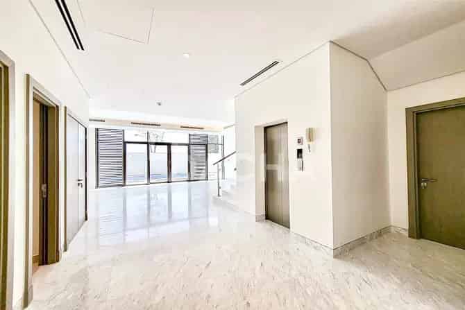 4 Bed Villa To Rent in District One