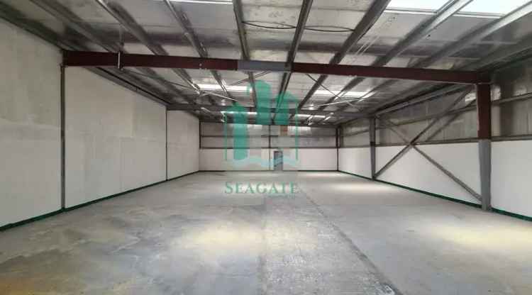 6800 Sq.Ft. Warehouse  for Rent in Al Quoz Industrial Area, Al Quoz, Dubai